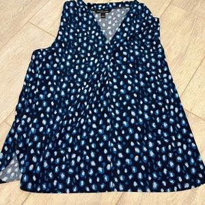 41 Hawthorn Animal Print V Neck Sleeveless Top